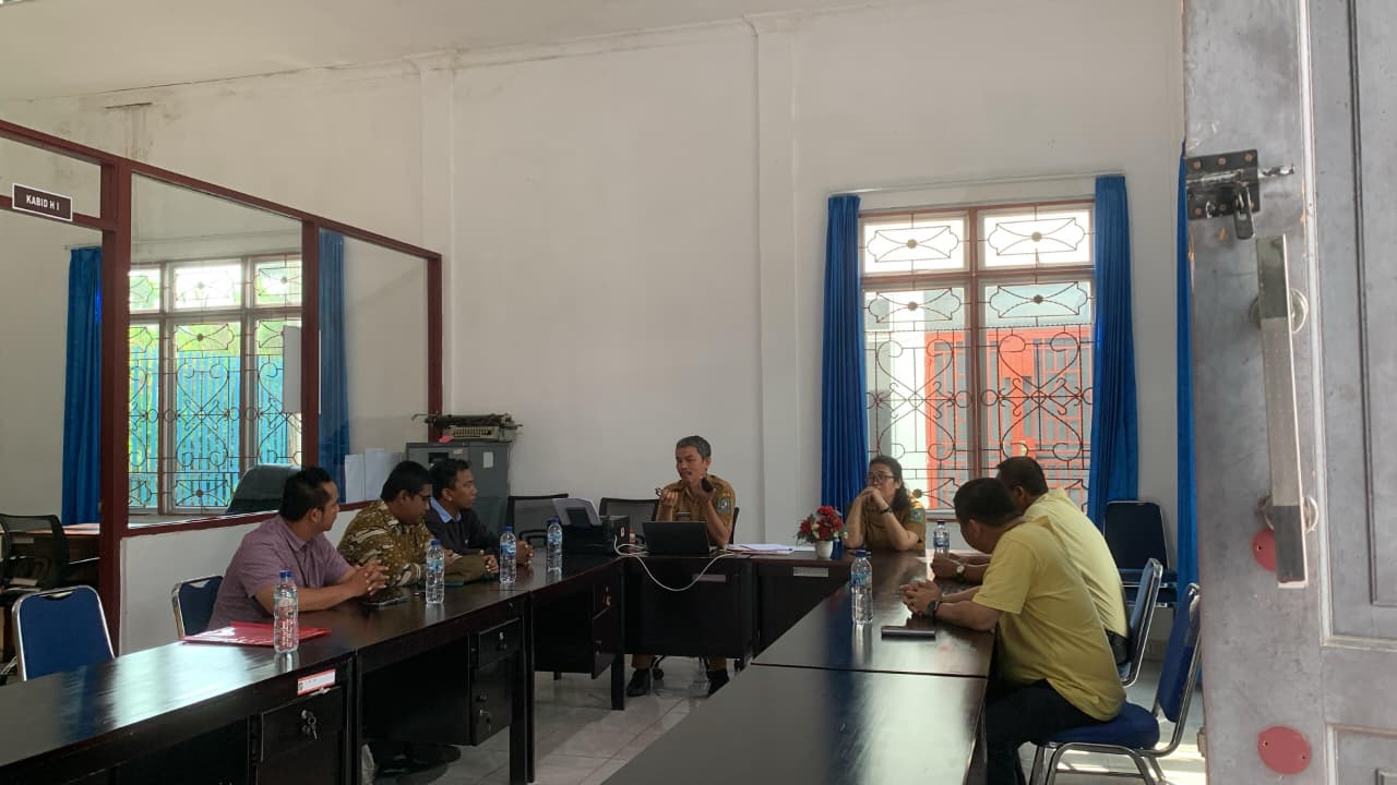 Rapat Mediasi Bersama Mediator Dinas Ketenagakerjaan Kabupaten Simalungun Utara Dalam Penanganan Perkara Perselisihan Hubungan Industrial.