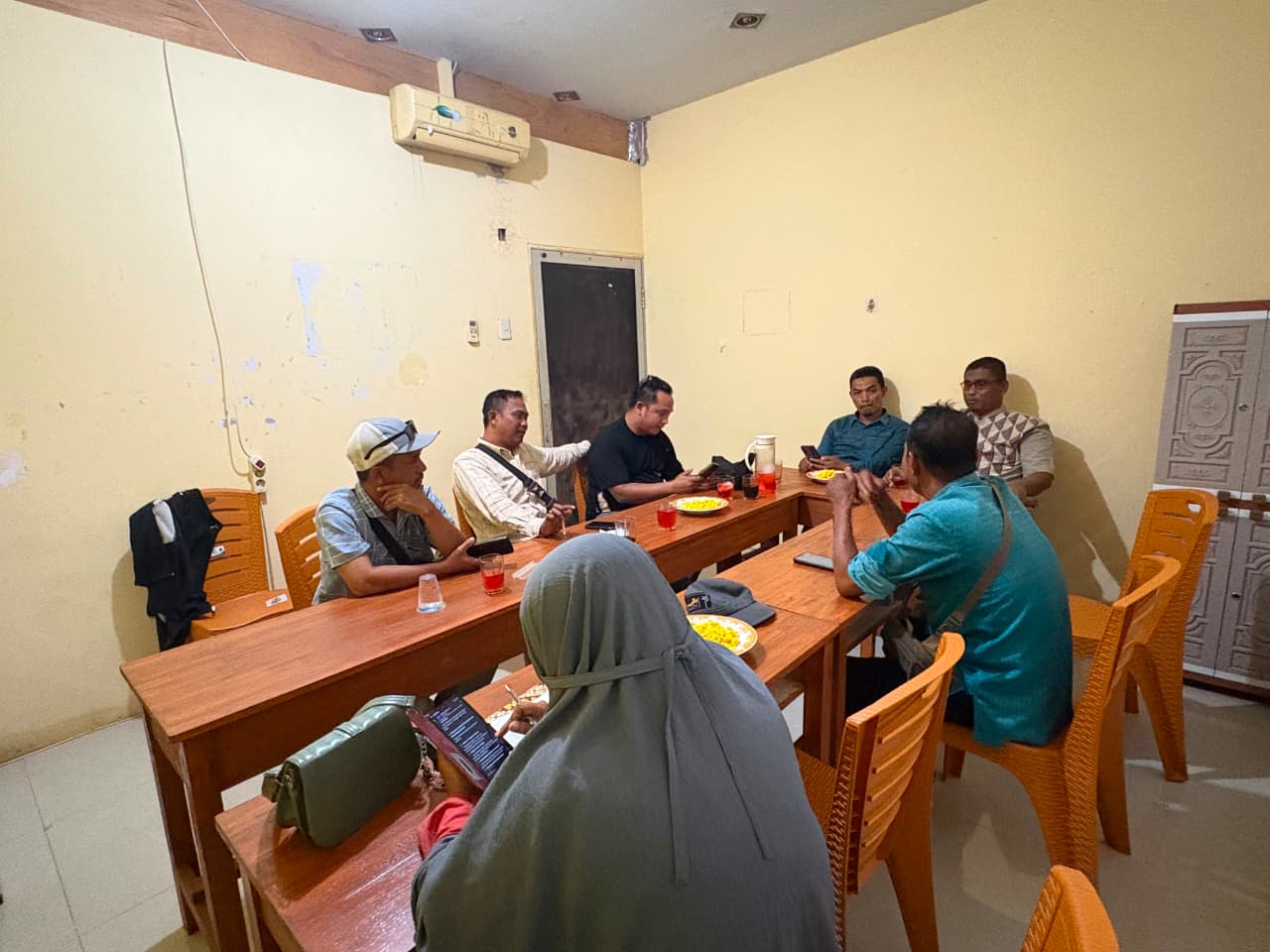 Konsolidasi Dengan Paralegal - YLBH Sumatera Timur di Sekretariat YLBH Sumatera Timur.